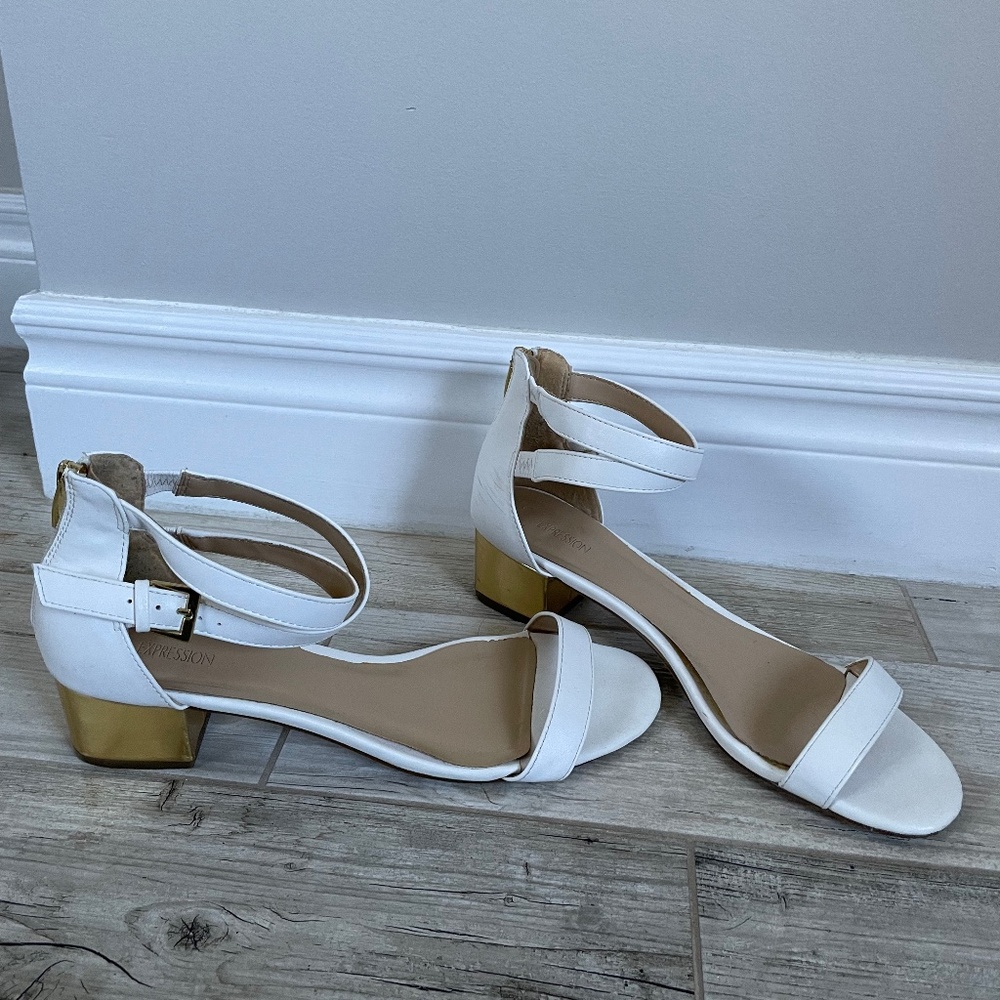 EXPRESSION White strap Sandal with Gold Block Heel